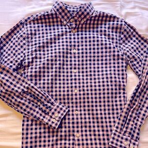 🚨 2 for $12 🚨 Pink and blue gingham shirt